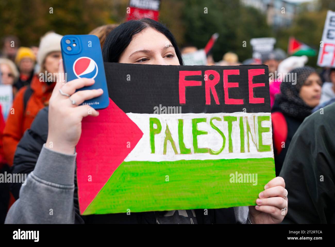 Edimburgo, Scozia, Regno Unito. 21 ottobre 2023. Raduno pro-Palestina a Edimburgo e in altre città del Regno Unito per protestare contro l'attuale situazione in Israele e Gaza. Iain Masterton/Alamy Live News Foto Stock