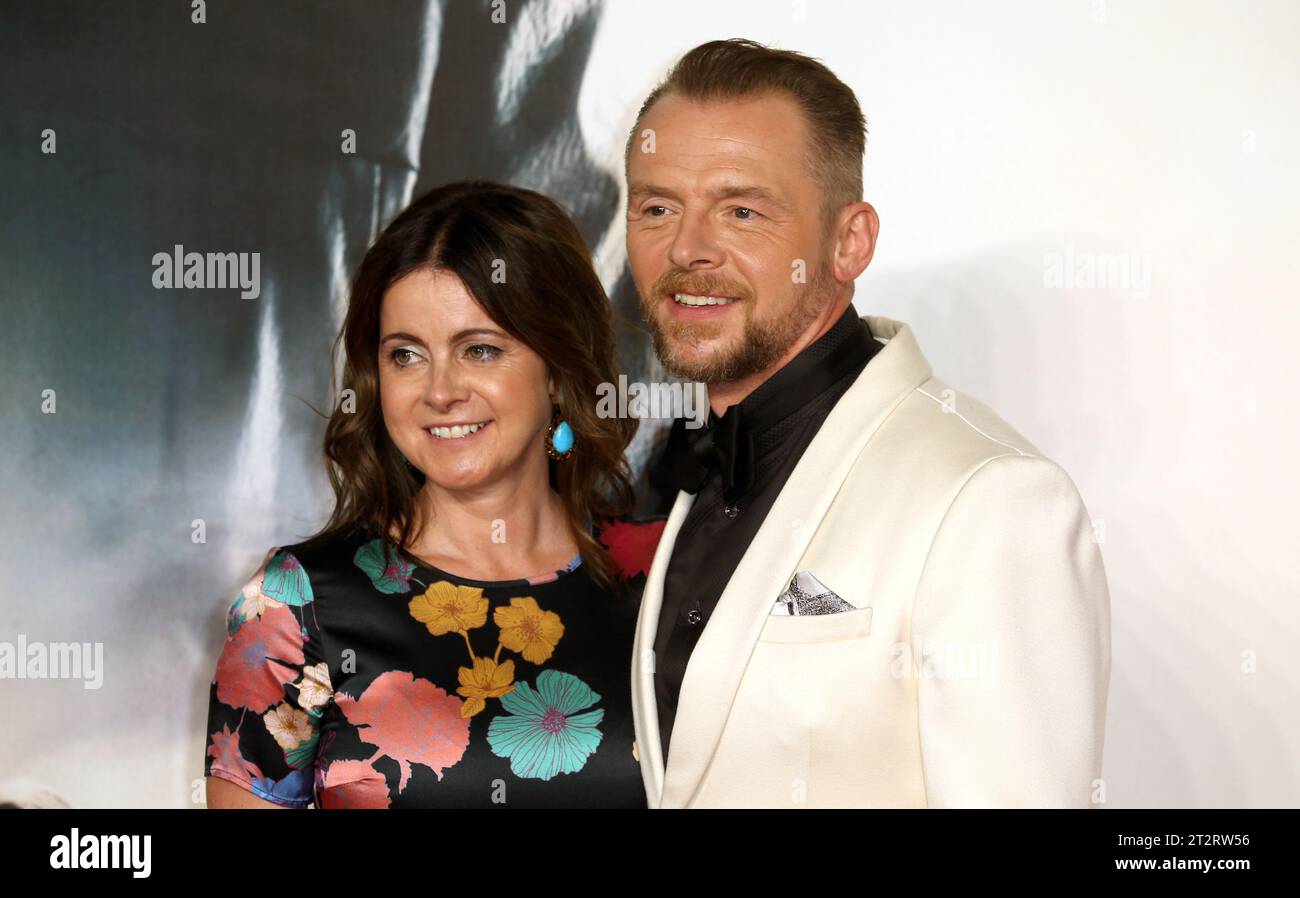 Simon Pegg e sua moglie Maureen partecipano alla premiere britannica di "Mission: Impossible - Fallout" al BFI IMAX di Londra, Inghilterra. Foto Stock