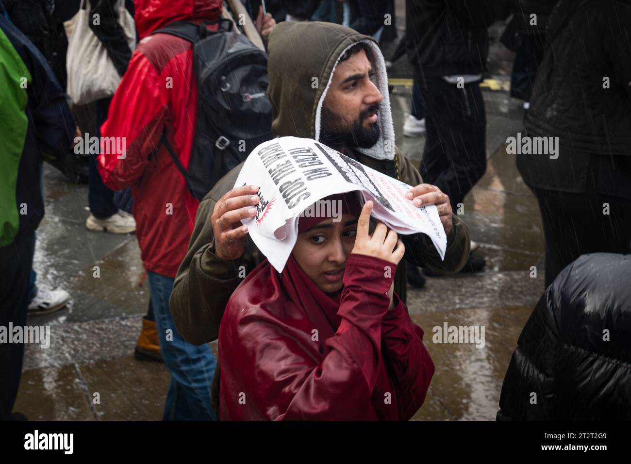 Londra, Regno Unito, 21 ottobre 2023. Una protesta che procede da Marble Arch a Downing Street, sostenendo la causa palestinese nel conflitto Hamas-Israele. (Tennessee Jones - Alamy Live News) Foto Stock