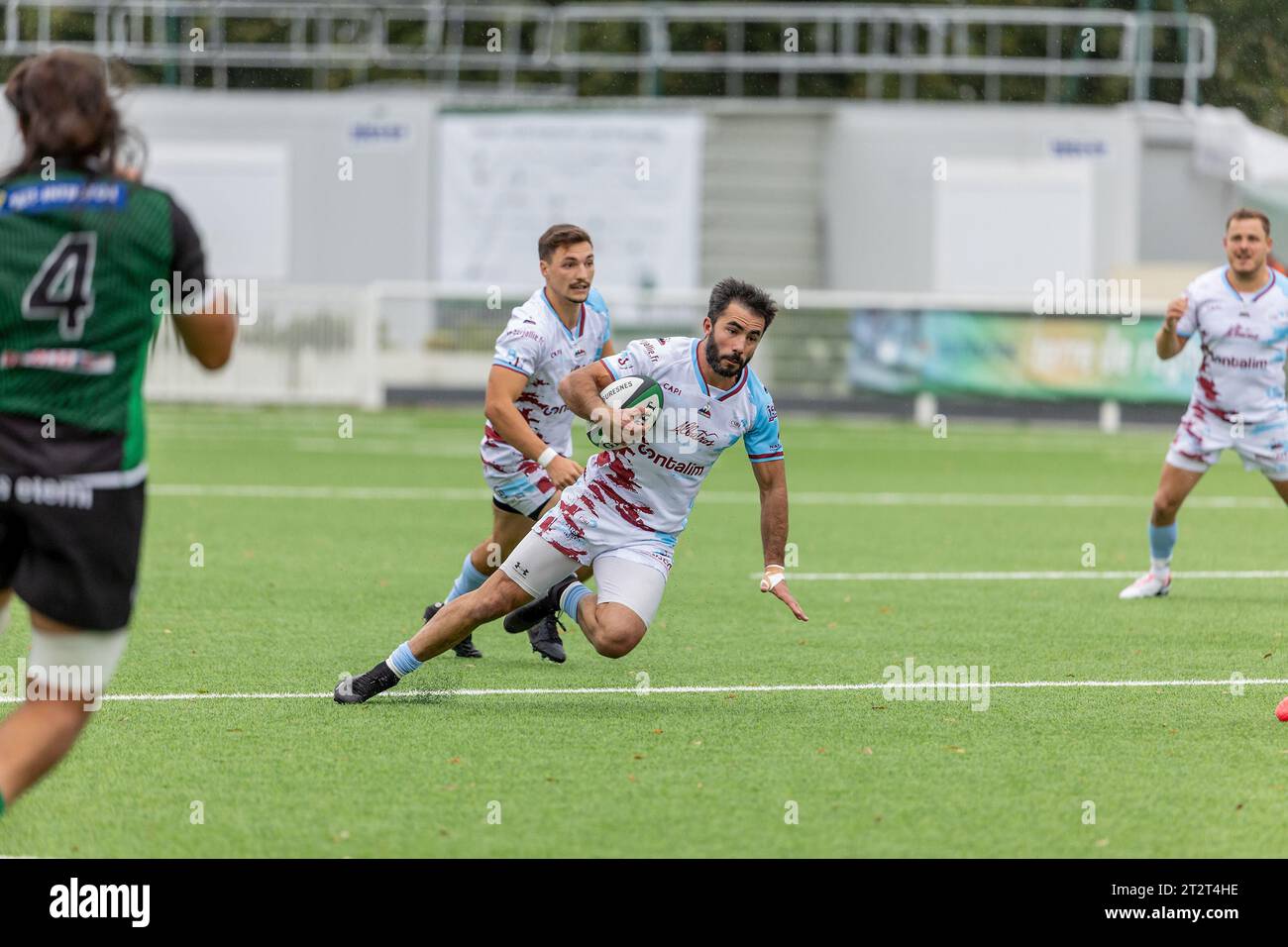 C) Denis TRASFI / MAXPPP - au Stade Jean Moulin de Suresnes le 21-10-2023 - Championnat de France de Rugby Nationale - Rugby Club Suresnes Haut Foto Stock