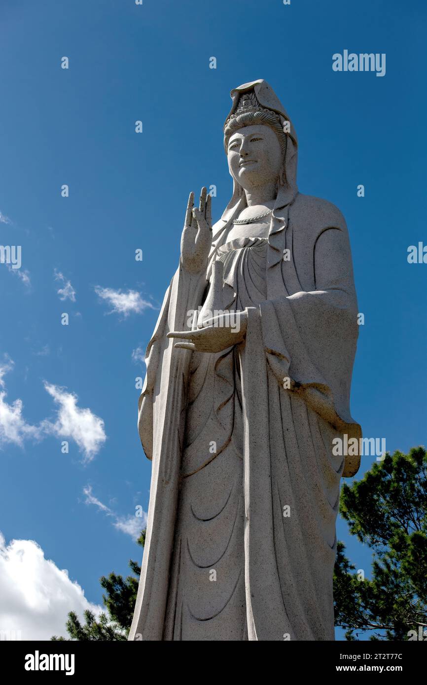 Madre Avalokitesvara, la Bodhisattva di pace e compassione al Centro buddista White Sands di Mims, Florida Foto Stock