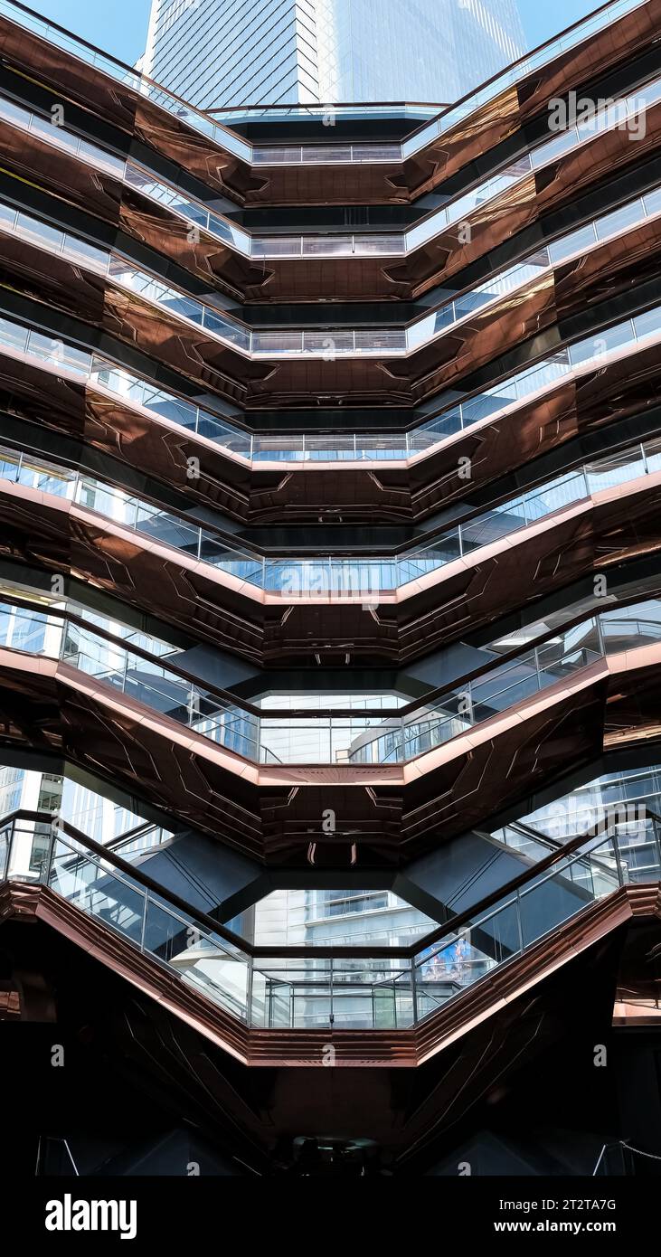 L'interno della nave, la notevole struttura e l'attrazione per i visitatori sono stati costruiti come elemento chiave del progetto di riqualificazione Hudson Yards a Manhattan Foto Stock