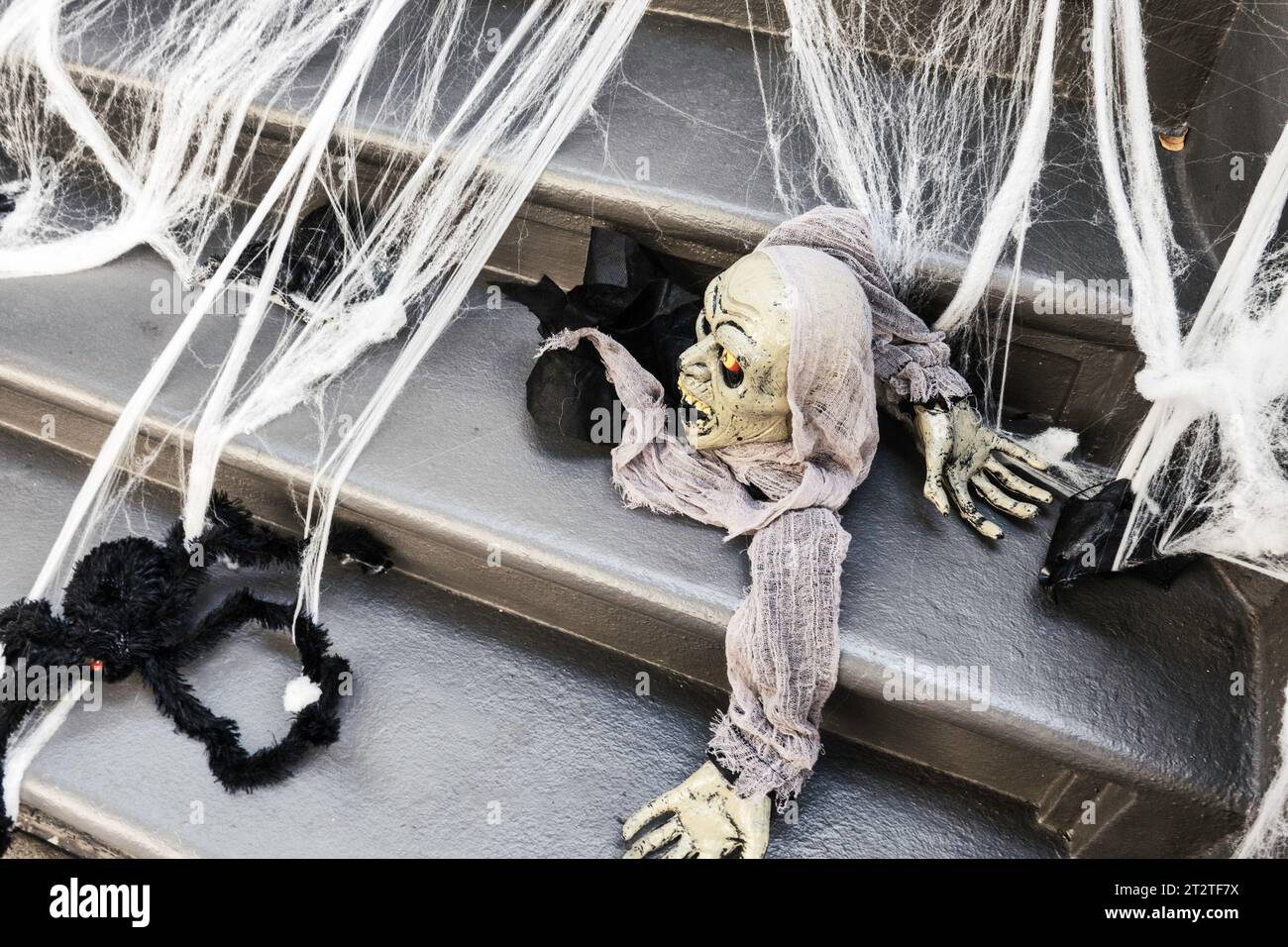 Decorazione di Halloween nell'Upper East Side di New York, 2023, USA Foto Stock