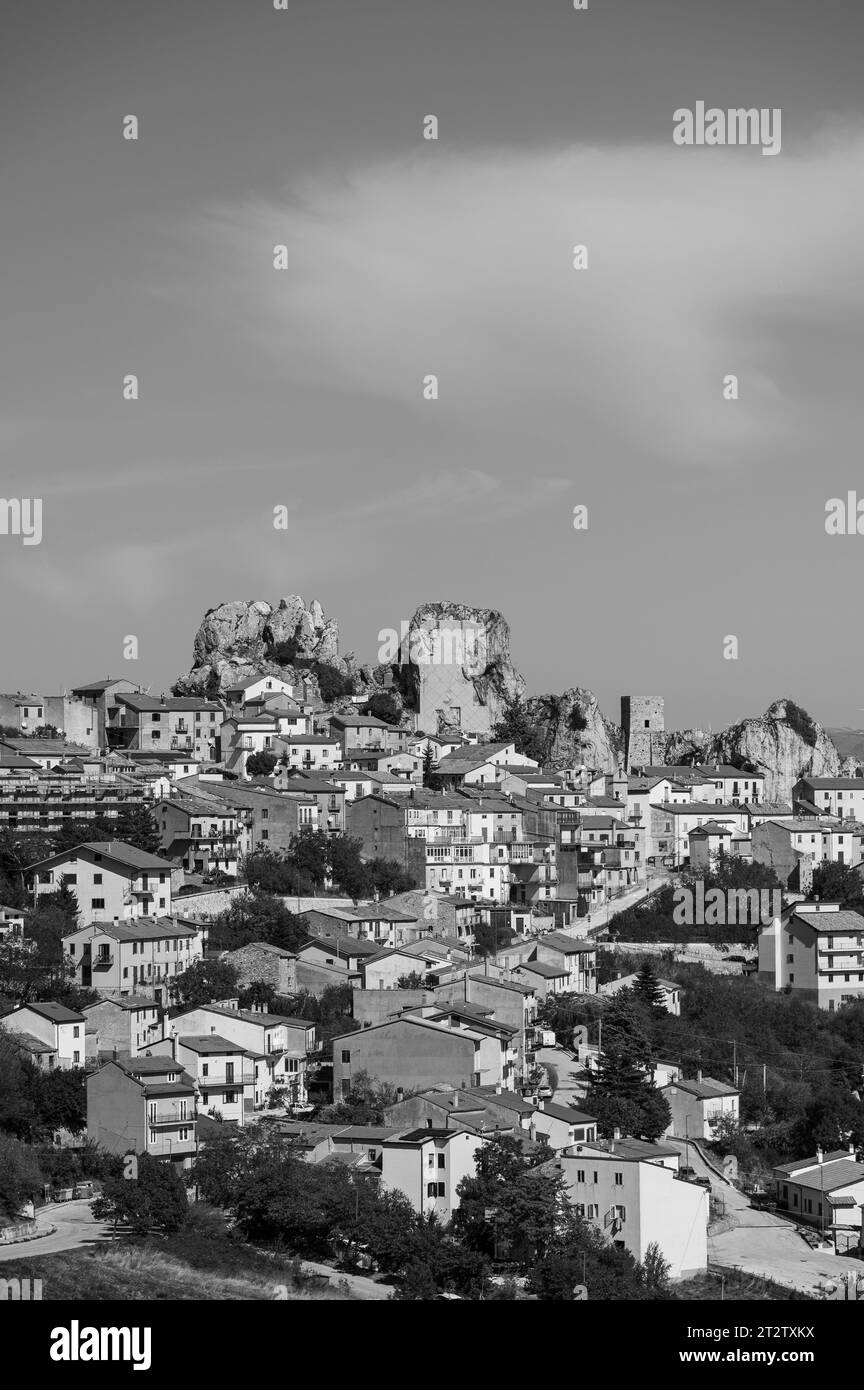 È una città italiana di 732 abitanti nella provincia di Isernia in Molise, famosa per il Santuario sannita. Foto Stock