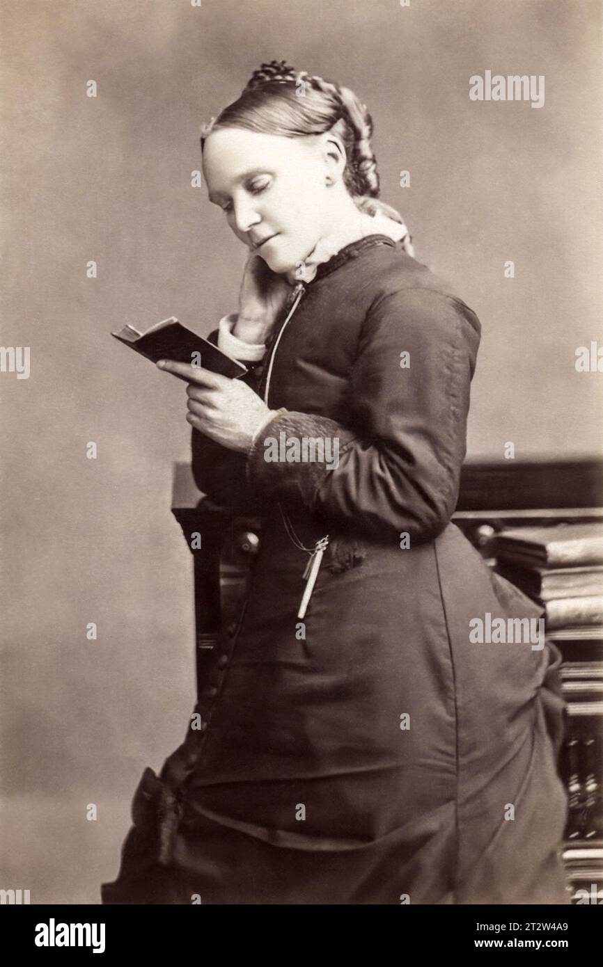 Frances Ridley Havergal (1836-1879), scrittrice e poetessa cristiana inglese, in un ritratto di Elliott & Fry. (c1875) Foto Stock