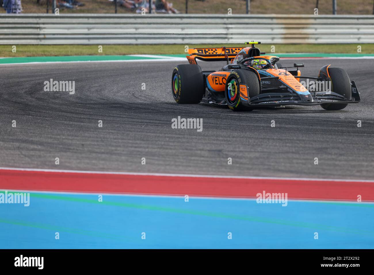 Austin, USA. 21 ottobre 2023. Il pilota McLaren Lando Norris (4) partecipa alla gara sprint sul Circuit of the Americas di Austin, Texas, 21 ottobre 2023. (Foto di Stephanie Tacy/SIPA USA) credito: SIPA USA/Alamy Live News Foto Stock
