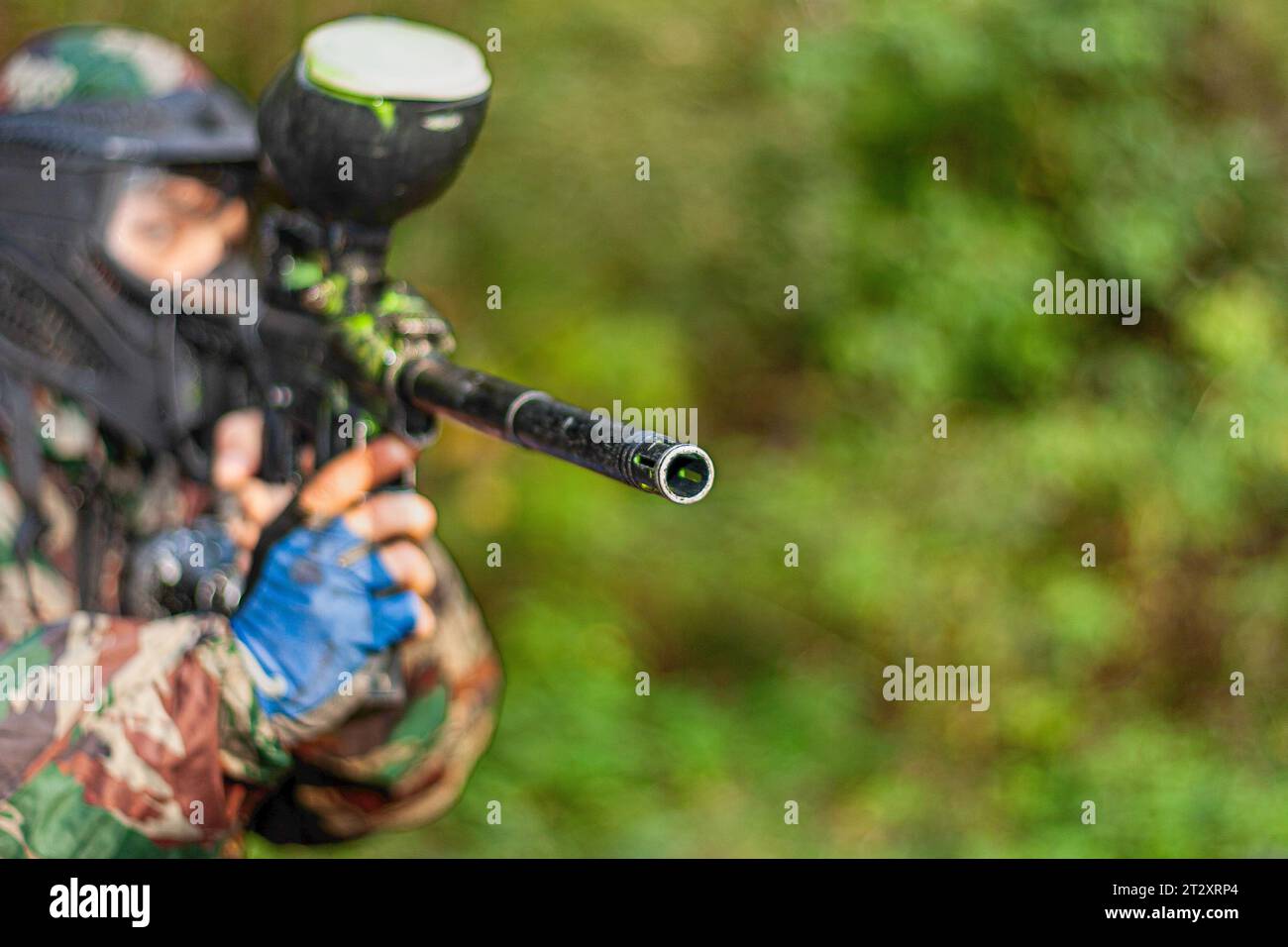 giocatore di paintball pronto per la battaglia Foto Stock