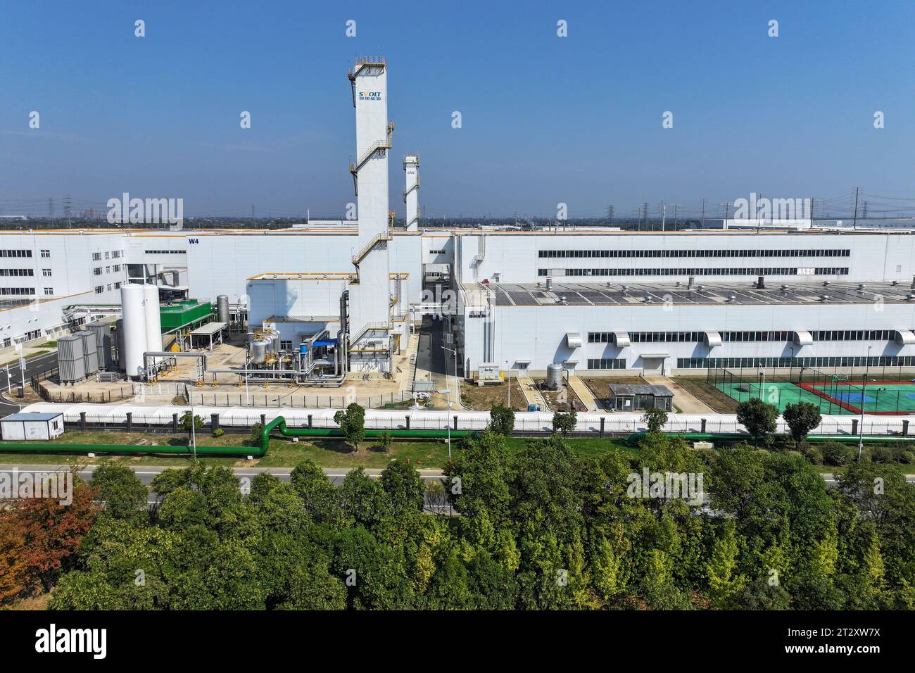 Una foto aerea mostra la prima fabbrica di batterie di alimentazione intelligenti ai su scala di veicoli del settore presso la sede centrale di SVOLT a Changzhou, nella provincia di Jiangsu, Foto Stock