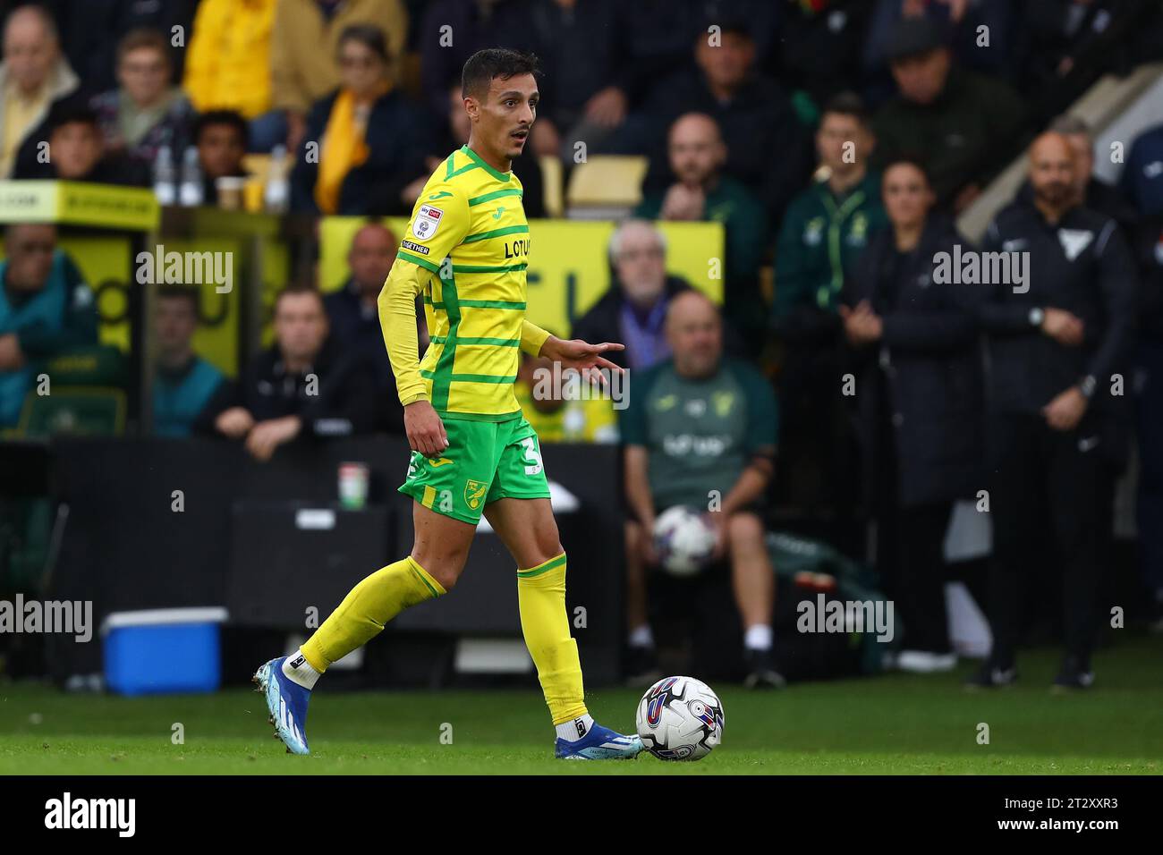 Dimitris Giannoulis di Norwich City - Norwich City / Leeds United, Sky Bet Championship, Carrow Road, Norwich, Regno Unito - 21 ottobre 2023 solo per uso editoriale - si applicano restrizioni DataCo Foto Stock