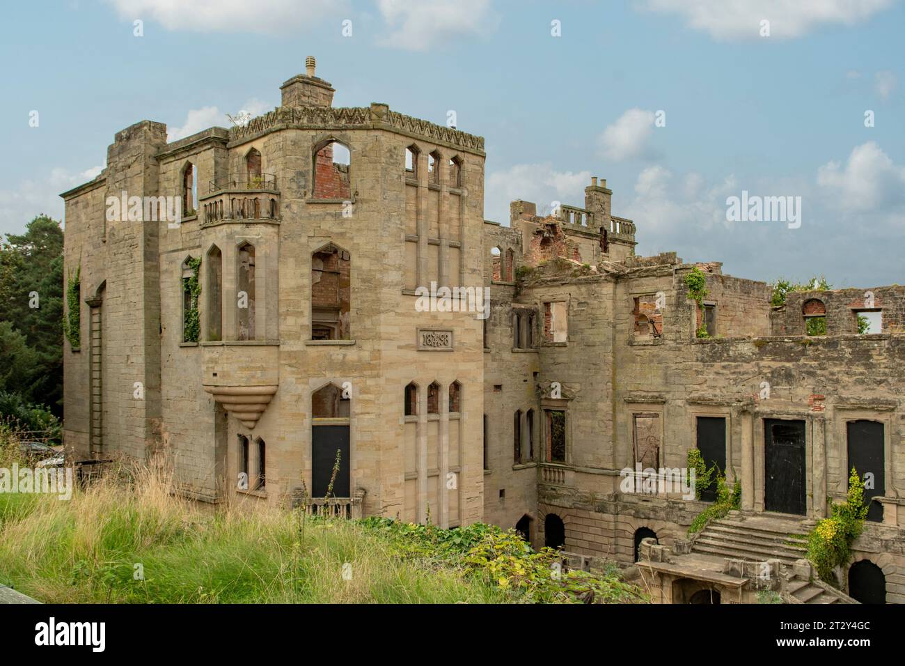 Rovine di Guys Cliffe House, Warwick, Warwickshire, Inghilterra Foto Stock