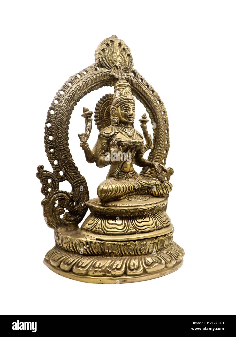 la dea indù lakshmi con più mani benedicenti in posizione seduta, antica statua di ottone isolata su sfondo bianco Foto Stock