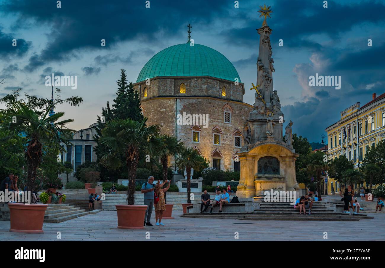 PECS, UNGHERIA - 17 AGOSTO 2022: Chiesa delle Candelora della Beata Vergine Maria, conosciuta come Moschea di Pasha Qasim Foto Stock