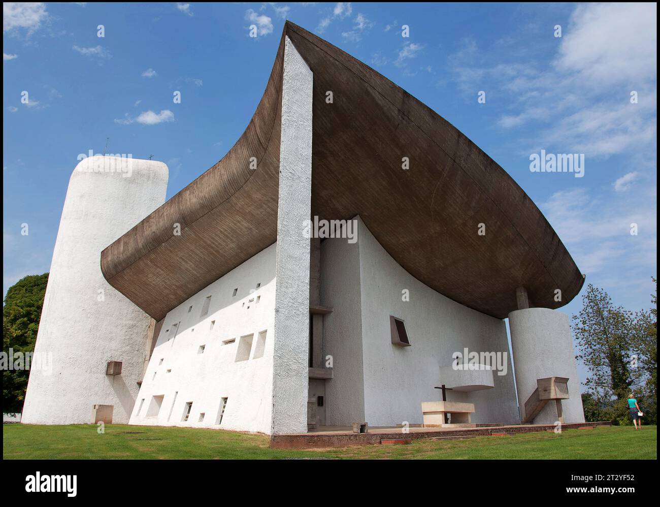 Cappella di Haute-Saone costruita nella Haute Vallee de l'Ognon, da le Corbusier, sul luogo in cui un sito di pellegrinaggio fu bombardato dai tedeschi nel 1944. vv Foto Stock