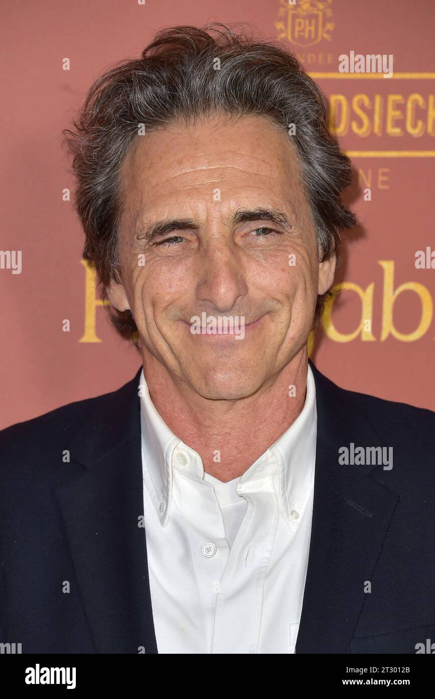 Lawrence Bender bei der A Sense of Home Gala 2023 in eine Privatresidenz. Hancock Park, 21.10.2023 *** Lawrence Bender al Gala A Sense of Home 2023 in una residenza privata Hancock Park, 21 10 2023. Foto:xD.xStarbuckx/xFuturexImagex home 3045 credito: Imago/Alamy Live News Foto Stock