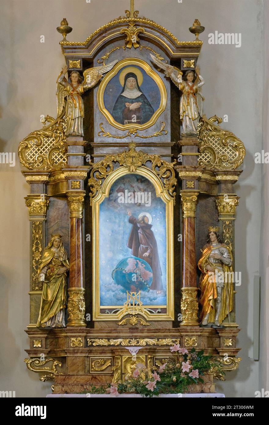 Altare laterale nella chiesa della Santissima Trinità a Opole, Opolskie, Polonia Foto Stock