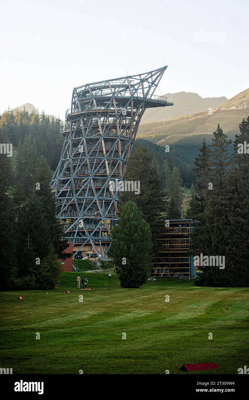 Torre dei sogni, Strbske pleso, repubblica Slovacca. Tema escursionistico. Scena naturale stagionale. Foto Stock