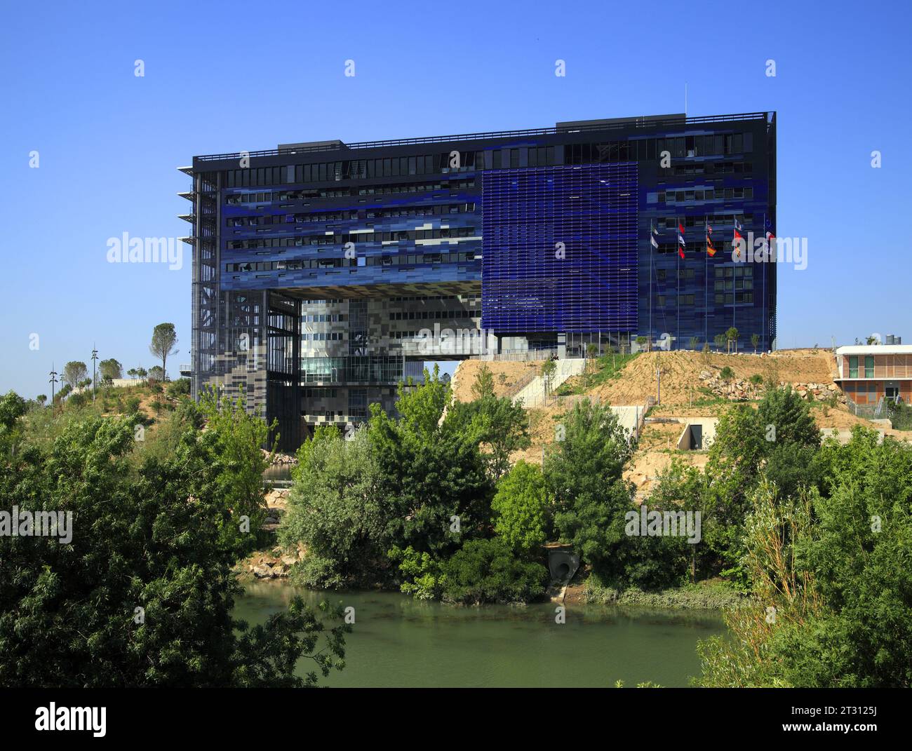 Municipio di Montpellier sulle rive del Lez nel quartiere di Port Marianne. Montpellier, Occitanie, Francia Foto Stock