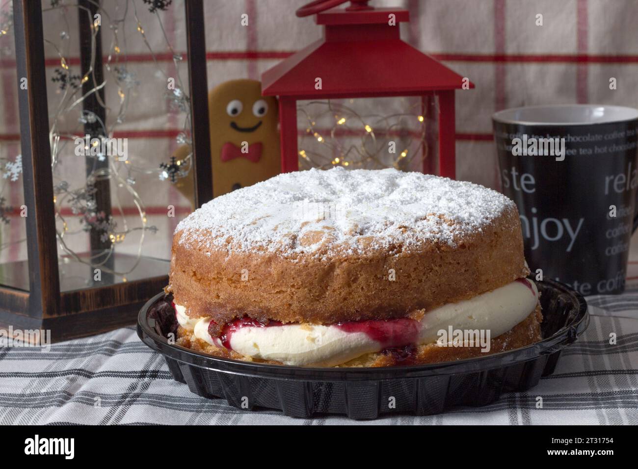 Torta di spugna Victoria da gustare per le occasioni speciali Foto Stock