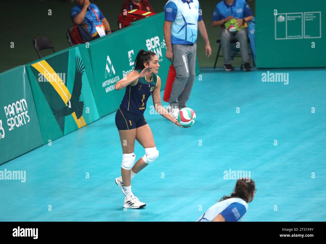 Santiago, Cile. 22 ottobre 2023. SANTIAGO (CHL), 10/22/2023 - PALLAVOLO/DONNE/BRASILE/ARGENTINA/PAN AMERICAN GAMES - partita di pallavolo femminile tra Brasile e Argentina all'Higgins Park Arena, durante i Giochi panamericani del 2023 a Santiago, Cile. (Foto: Niyi Fote/Thenews2/Zumapress) (immagine di credito: © Niyi Fote/TheNEWS2 via ZUMA Press Wire) SOLO USO EDITORIALE! Non per USO commerciale! Foto Stock