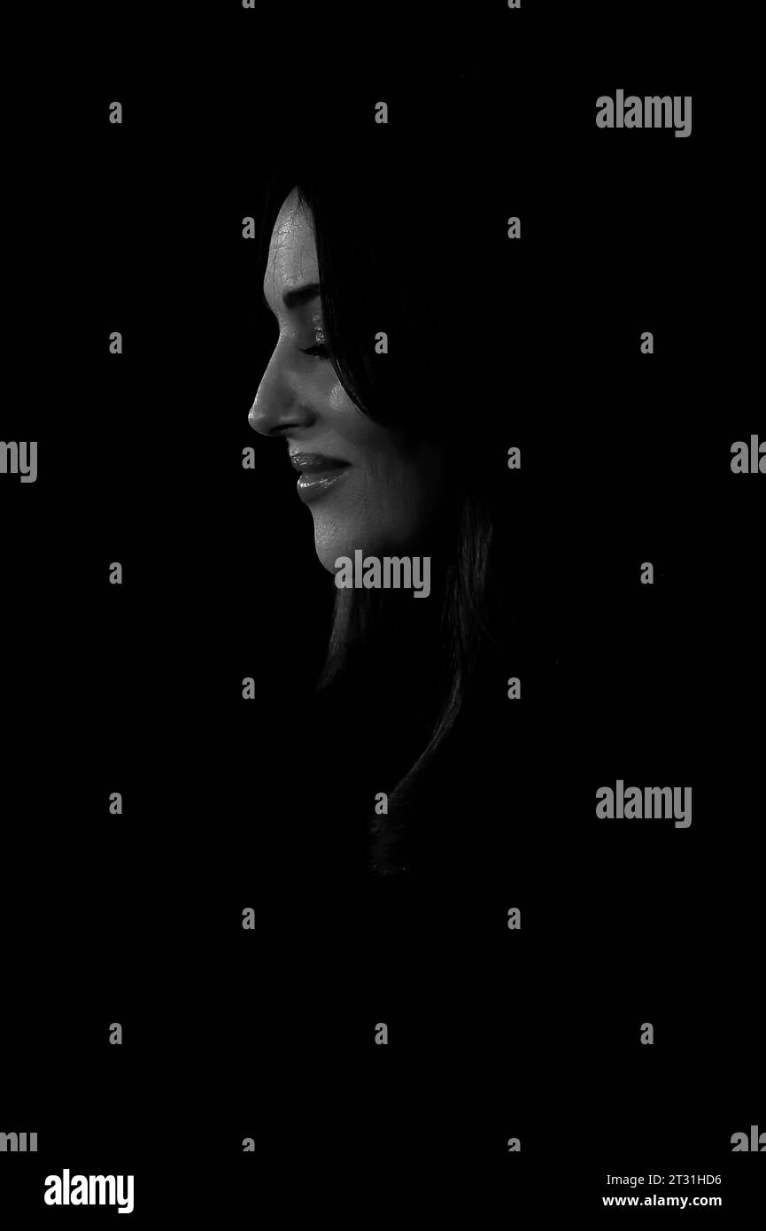 Roma, Italia. 20 ottobre 2023. ROMA, ITALIA - 20 OTTOBRE: Monica Bellucci e Tim Burton assistono ad un Red carpet per il film "Maria Callas: Lettere e memorie" durante il 18° Festival del Cinema di Roma presso l'Auditorium Parco della musica il 20 ottobre 2023 a Roma. Credito: dpa/Alamy Live News Foto Stock