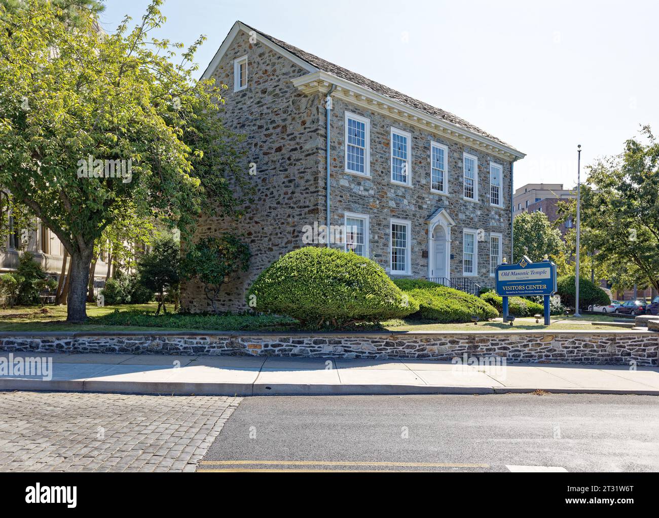 Centro di Trenton: Il vecchio tempio massonico di Trenton è un museo e un centro informazioni per i visitatori all'interno del distretto storico della State House. Foto Stock