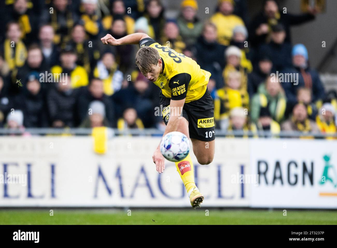 Lillestrom, Norvegia. 22 ottobre 2023. Thomas Lehne Olsen (10) di Lillestrom visto durante l'Eliteserien match tra Lillestrom e Vaalerenga allo Stadion Lillestrom di Aaraaasen. (Foto: Gonzales Photo/Alamy Live News Foto Stock