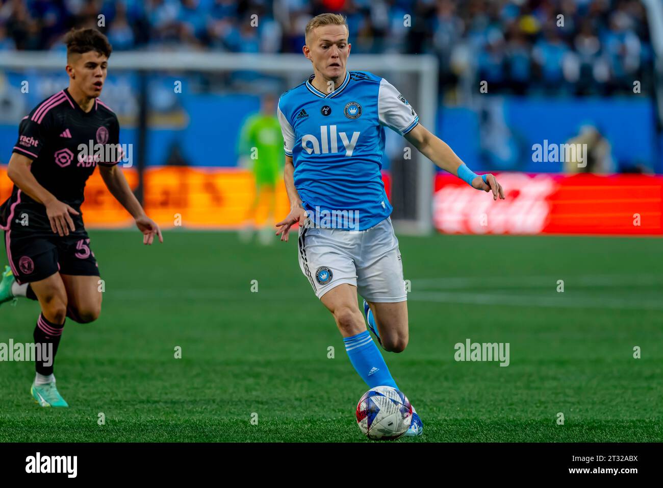 Charlotte, North Carolina, USA. 21 ottobre 2023. Il centrocampista del Charlotte FC KAMIL JOZWIAK (POL) gioca contro l'Inter Miami al Bank of America Stadium di Charlotte, North Carolina, USA. Charlotte FC vince la partita, 1-0. (Immagine di credito: © Walter G Arce Sr Grindstone medi/ASP) SOLO USO EDITORIALE! Non per USO commerciale! Foto Stock