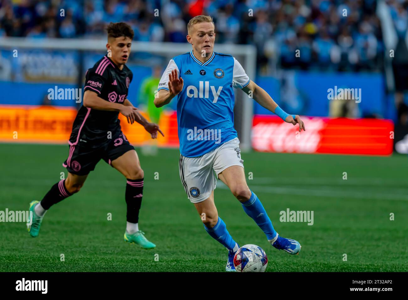 Charlotte, North Carolina, USA. 21 ottobre 2023. Il centrocampista del Charlotte FC KAMIL JOZWIAK (POL) gioca contro l'Inter Miami al Bank of America Stadium di Charlotte, North Carolina, USA. Charlotte FC vince la partita, 1-0. (Immagine di credito: © Walter G Arce Sr Grindstone medi/ASP) SOLO USO EDITORIALE! Non per USO commerciale! Foto Stock
