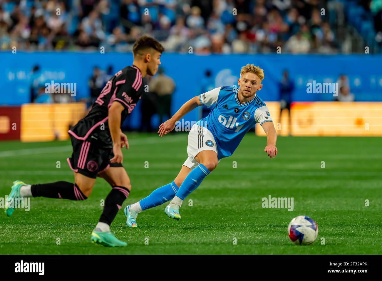 Charlotte, North Carolina, USA. 21 ottobre 2023. Il centrocampista del Charlotte FC KAMIL JOZWIAK (POL) gioca contro l'Inter Miami al Bank of America Stadium di Charlotte, North Carolina, USA. Charlotte FC vince la partita, 1-0. (Immagine di credito: © Walter G Arce Sr Grindstone medi/ASP) SOLO USO EDITORIALE! Non per USO commerciale! Foto Stock