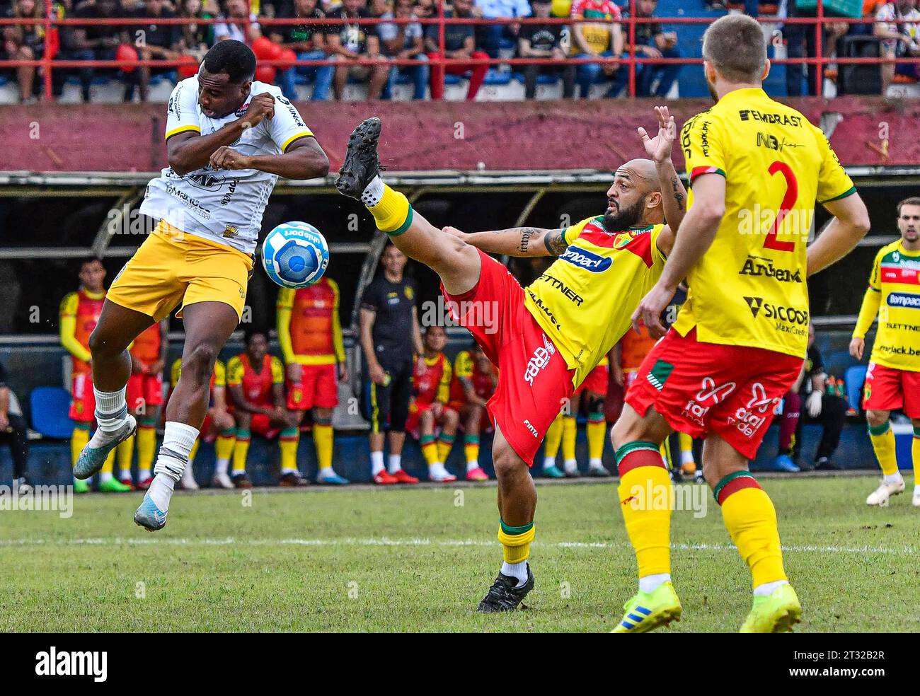 Brusco, Brasile. 22 ottobre 2023. Oggi il campione della serie C sarà conosciuto, nella prima partita della finale a Manaus, Amazonas x Brusque pareggiò senza reti e oggi decisero il campionato allo Stadio Augusto Bauer di Brusque. Crediti: Fábio Monteiro/FotoArena/Alamy Live News Foto Stock