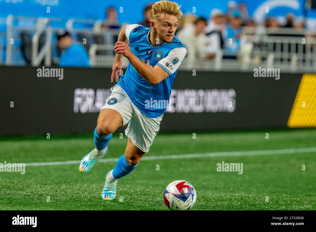 Charlotte, North Carolina, USA. 21 ottobre 2023. Il centrocampista del Charlotte FC KAMIL JOZWIAK (POL) gioca contro l'Inter Miami al Bank of America Stadium di Charlotte, North Carolina, USA. Charlotte FC vince la partita, 1-0. (Immagine di credito: © Walter G Arce Sr Grindstone medi/ASP) SOLO USO EDITORIALE! Non per USO commerciale! Foto Stock