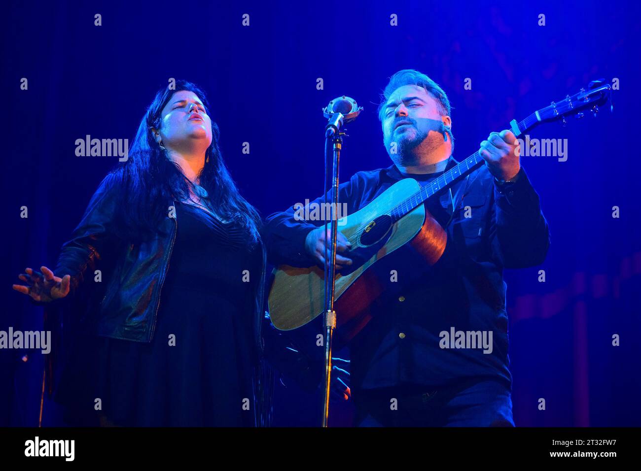 Il duo di musica country Lindsay Pratt e Jeff Stewart, East Van Opry, Vancouver, British Columbia, Canada Foto Stock
