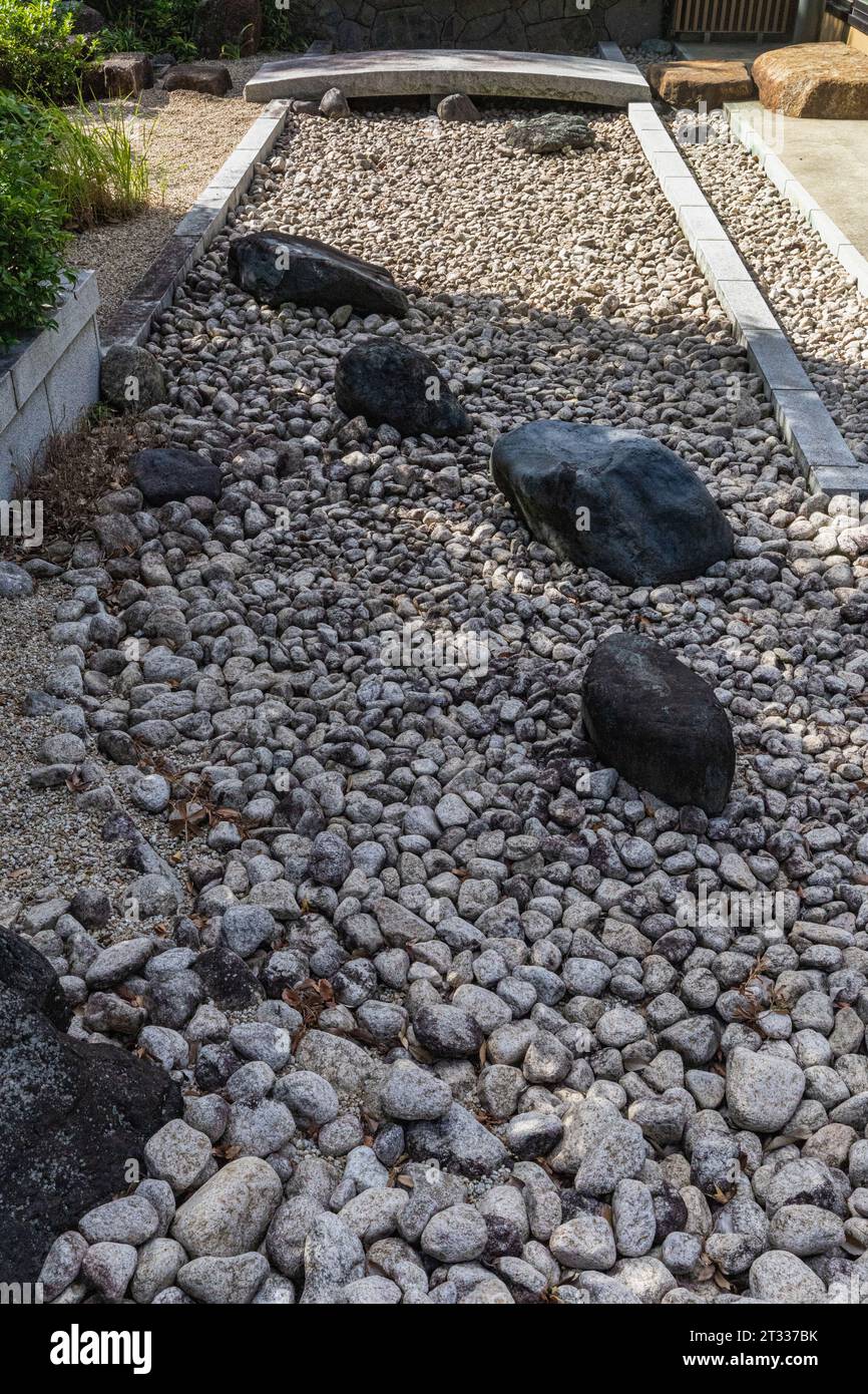 Il Santuario Togo è dedicato ad uno degli ammiragli della marina più decorati del Giappone, si trova appena fuori dal caotico viale di Takeshita-dori a Harajuku. Eppure Foto Stock