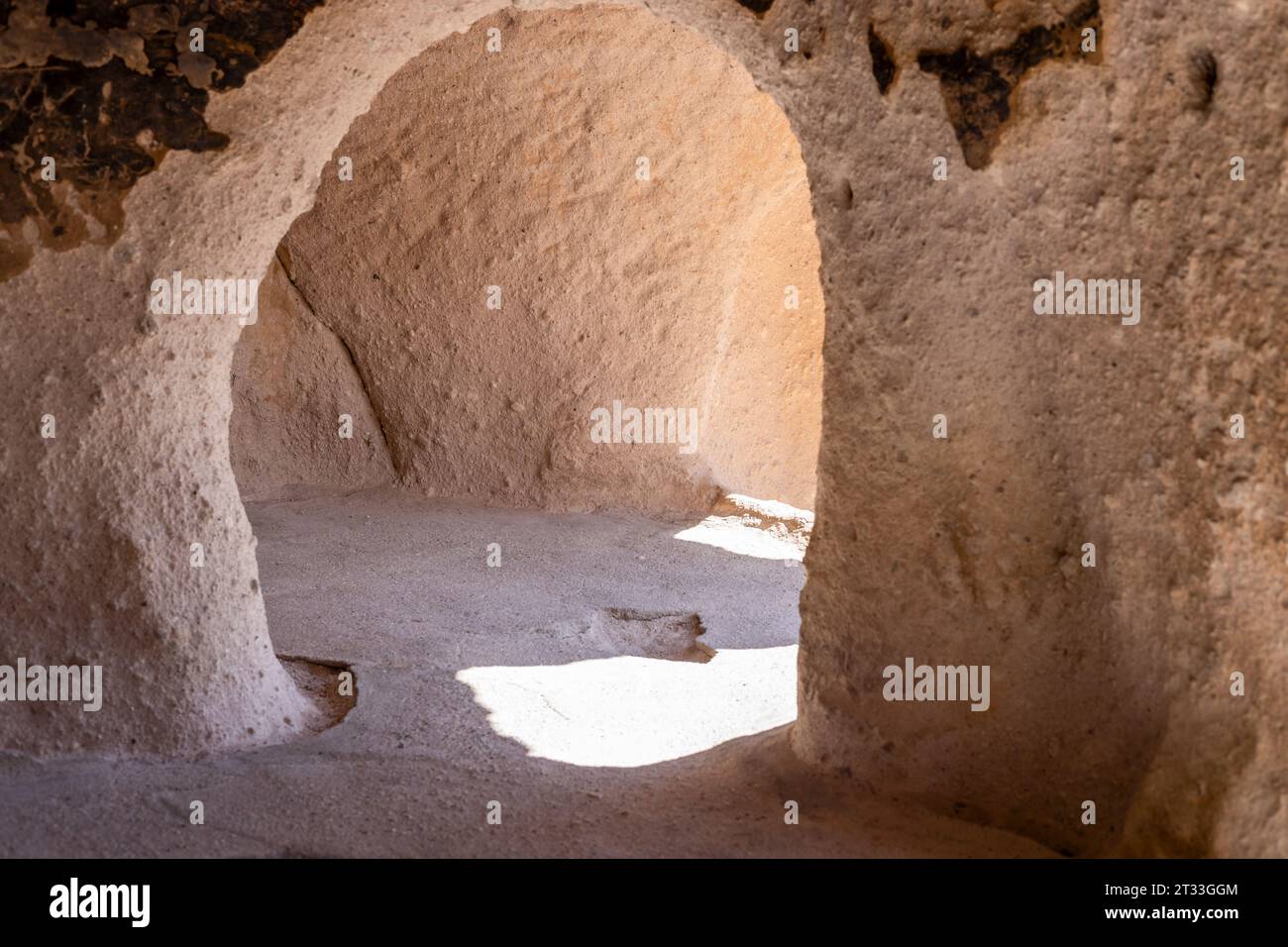 Bandelier National Monument vicino a Los Alamos, New Mexico. Il monumento conserva le case e il territorio degli antenati puebloani Foto Stock