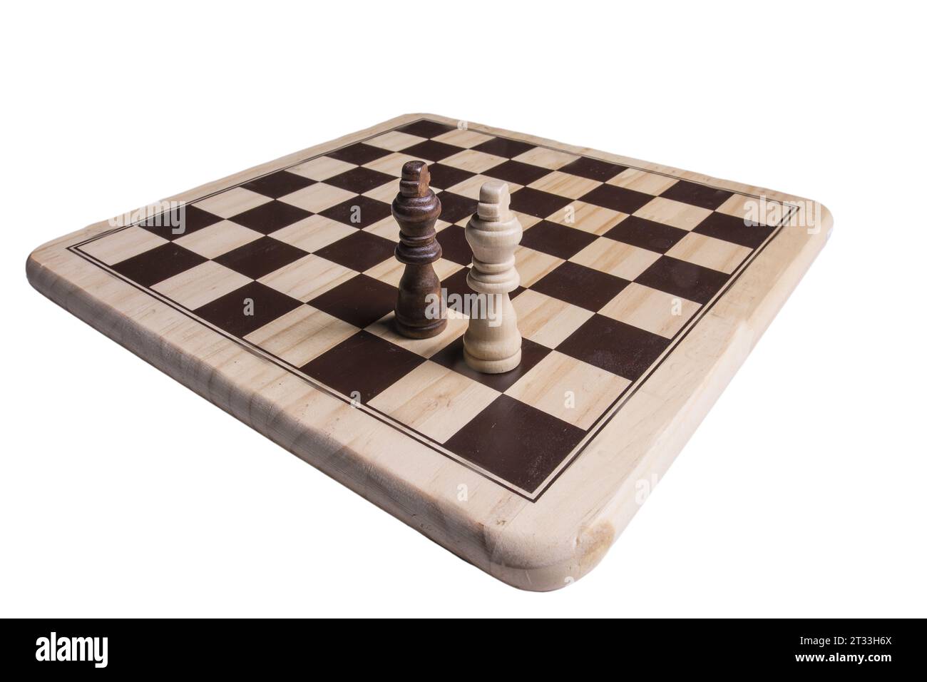 scacchi disposti su una scacchiera su uno sfondo trasparente Foto Stock