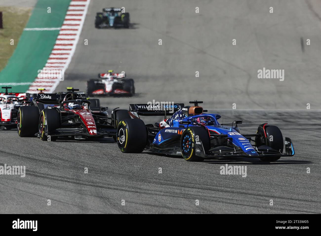 23 ALBON Alexander (tha), Williams Racing FW45, azione 77 BOTTAS Valtteri (fin), Alfa Romeo F1 Team puntata C43, azione durante il Gran Premio di Formula 1 Lenovo 2023, 18° round del Campionato Mondiale di Formula 1 2023 dal 20 al 22 ottobre 2023 sul circuito delle Americhe, ad Austin, Stati Uniti Foto Stock