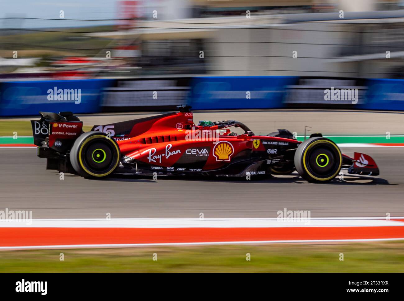 Austin, Texas - 22 ottobre 2023: Charles Leclerc, pilota della scuderia Ferrai n. 16, in gara nel Gran Premio degli Stati Uniti di Lenovo sul circuito delle Americhe. Crediti: Nick Paruch / Alamy Live News Foto Stock