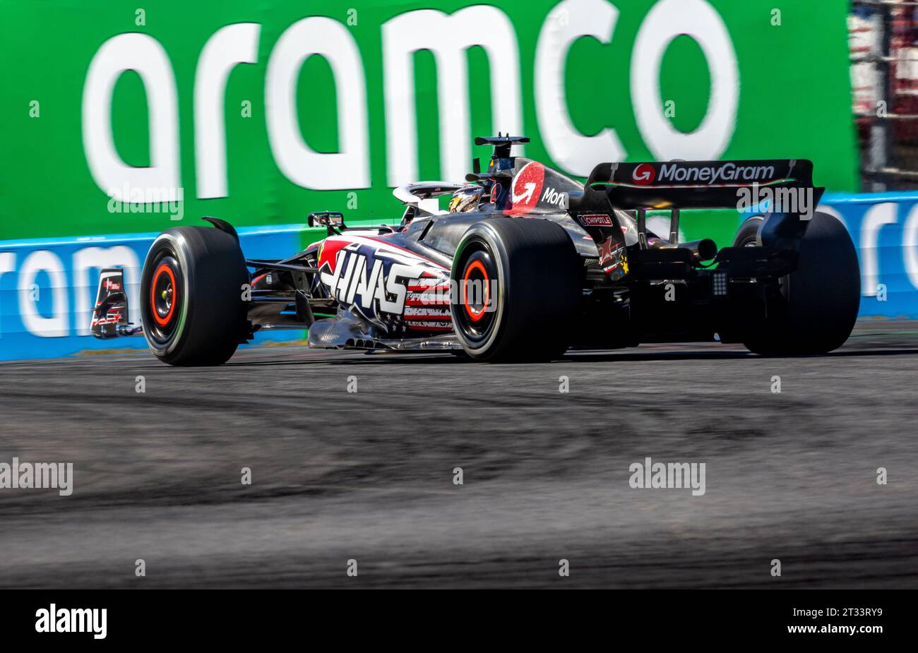 Austin, Texas - 22 ottobre 2023: Kevin Magnussen pilota della vettura n. 20 MoneyGram Haas F1, in gara nel Gran Premio degli Stati Uniti di Lenovo sul circuito delle Americhe. Crediti: Nick Paruch / Alamy Live News Foto Stock