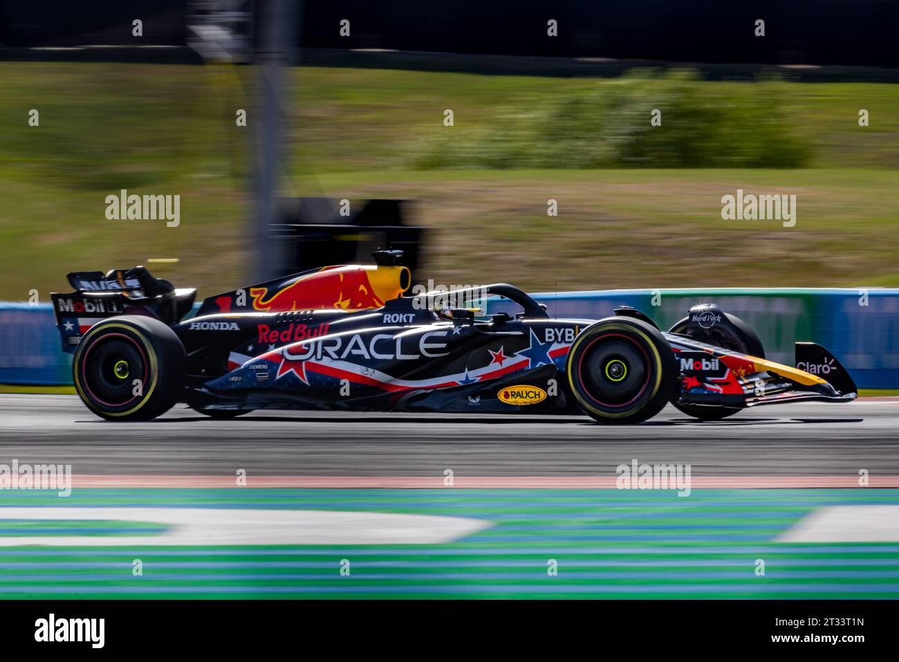 Austin, Texas - 22 ottobre 2023: Max Verstappen, pilota della Oracle Red Bull F1 n. 1, vince il suo 50° Gran Premio al Gran Premio degli Stati Uniti di Lenovo sul circuito delle Americhe. Crediti: Nick Paruch / Alamy Live News Foto Stock