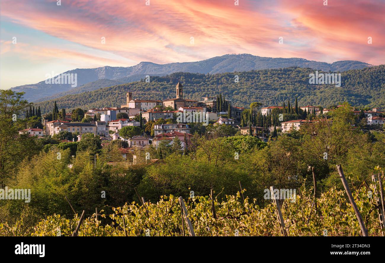 Città vecchia di Castiglion Fibbocchi sotto il monte Pratomagno nel Casentino in Toscana, Italia Foto Stock