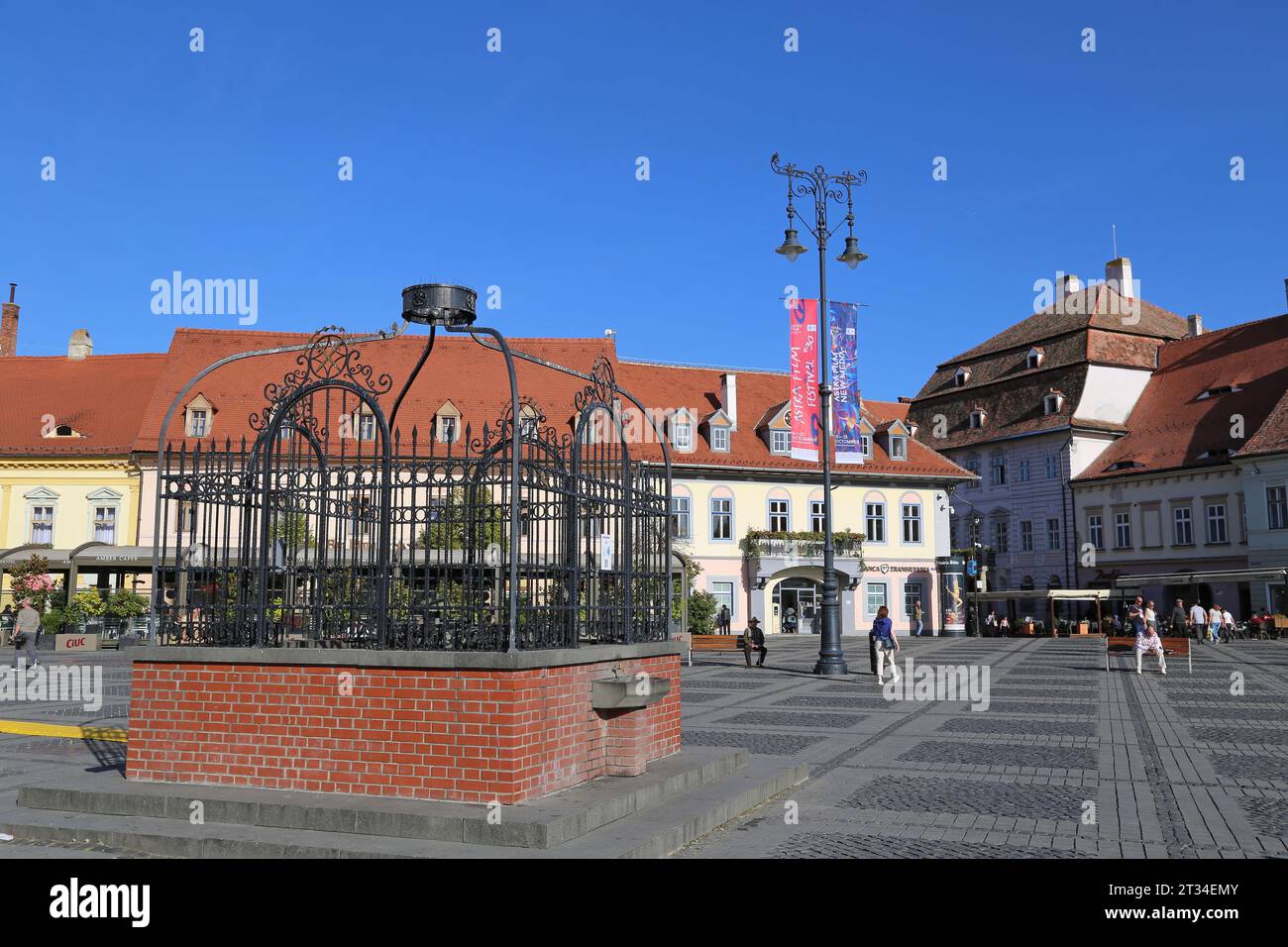 Fântâna Falkenhayn (Fontana di Falkenhayn), Piața Mare (grande piazza), Sibiu, Contea di Sibiu, Transilvania, Romania, Europa Foto Stock