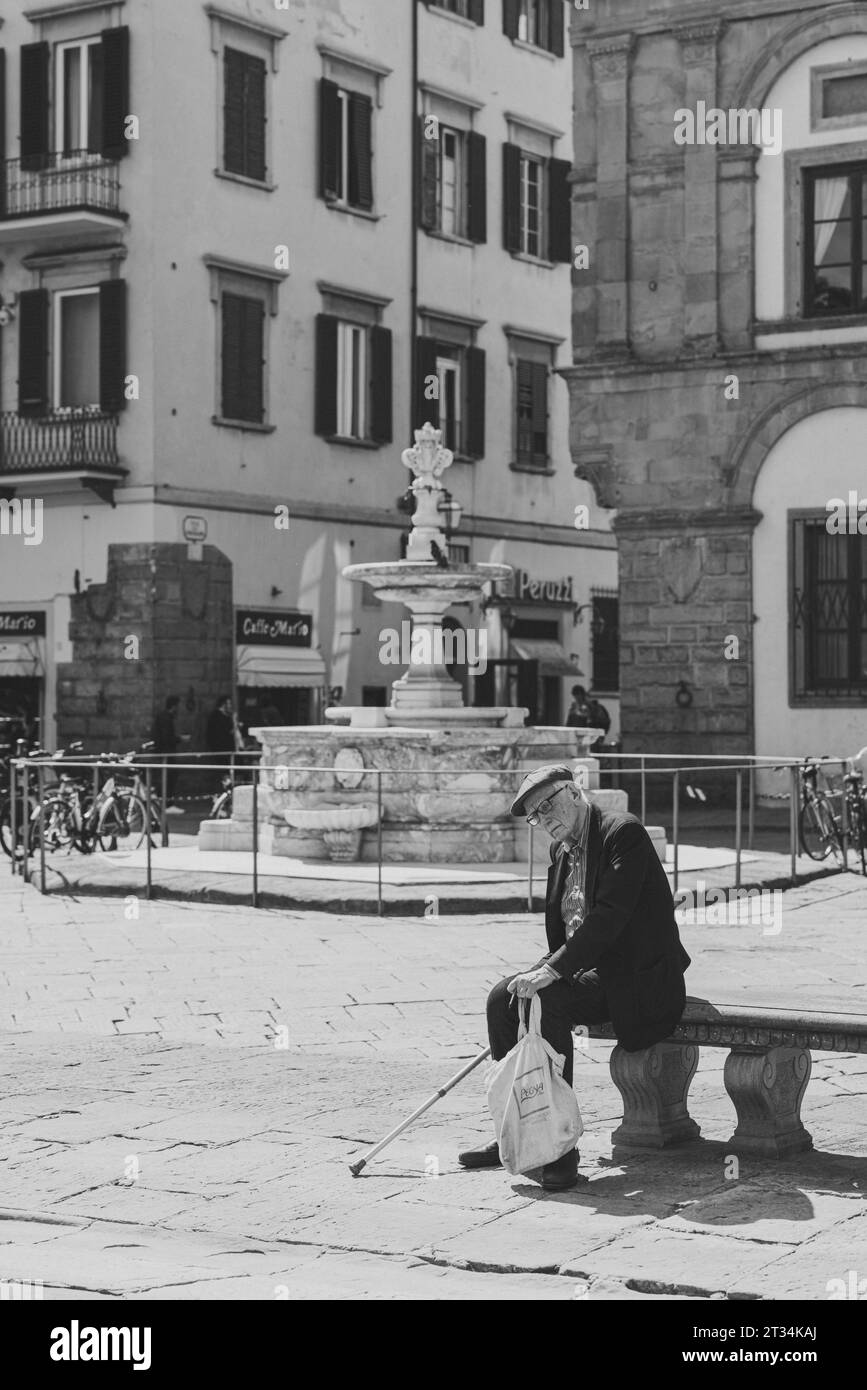 Italian Man on Bench Foto Stock