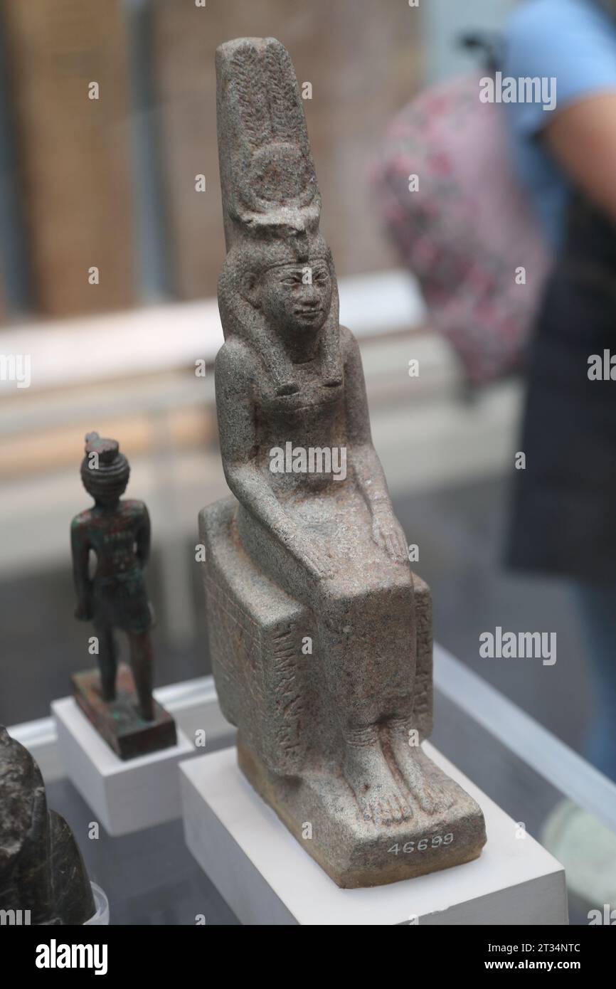 Statuetta di Amenirdis i, figlia del re nubiano Kashta, al British Museum, Londra, Regno Unito Foto Stock