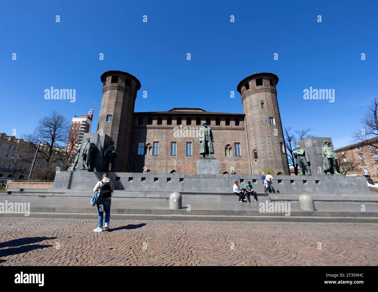 TORINO (TORINO), ITALIA, 25 MARZO 2023 - Vista del Castello di Acaja nel centro di Torino, Italia Foto Stock
