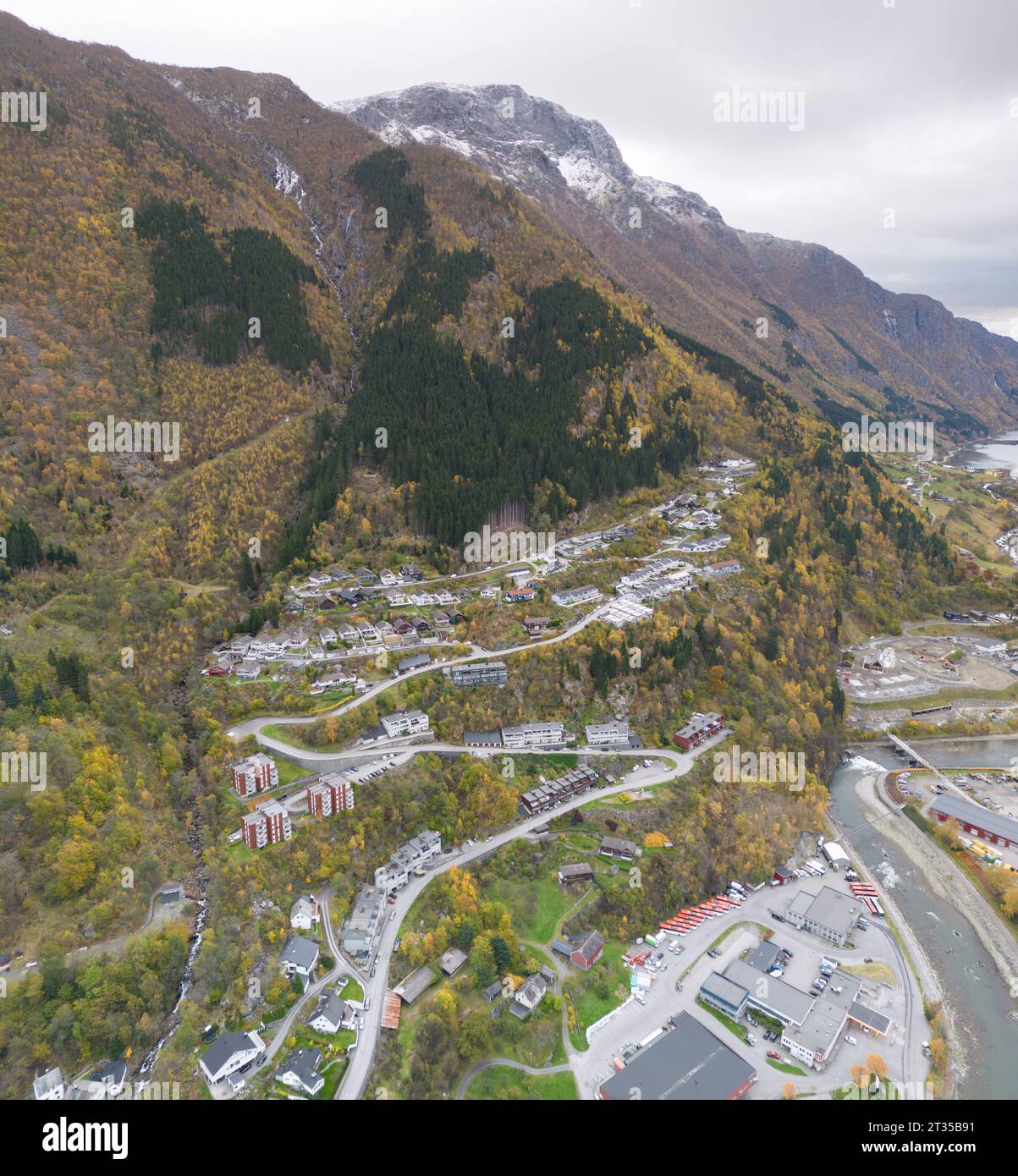 Odda è una città della municipalità di Ullensvang nella contea di Vestland, distretto di Hardanger, Norvegia Foto Stock