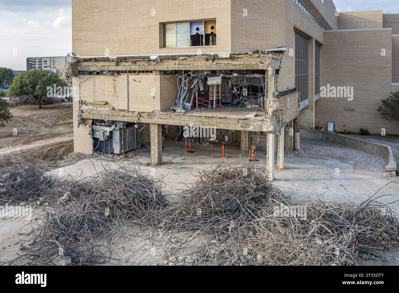Pali di armature metalliche per il riciclaggio presso il sito di demolizione, Fort Worth, Texas, USA Foto Stock