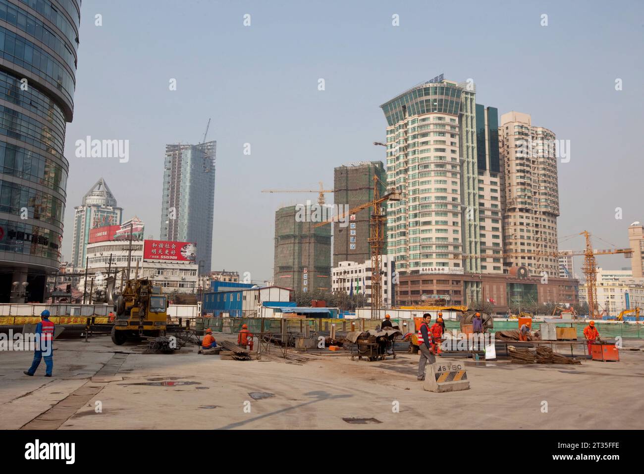 LAVORI DI COSTRUZIONE A SHANGHAI, CINA Foto Stock