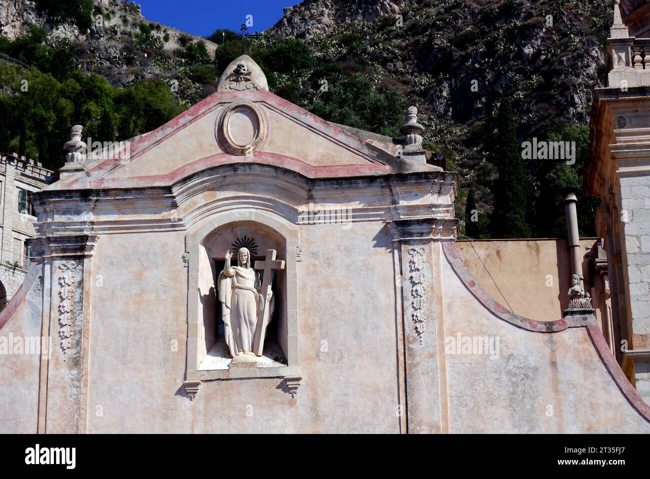 La Chiesa di San Giuseppe (San Giuseppe) in Piazza IX Apri nel comune di Taormina in Sicilia, Italia, UE. Foto Stock