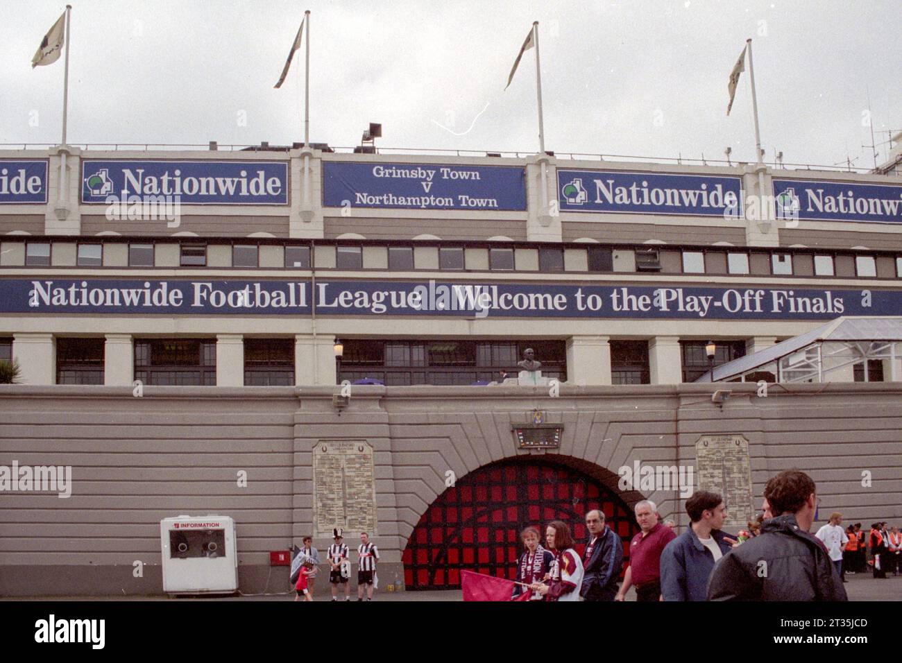 La facciata del vecchio stadio di Wembley nel 1998 Foto Stock