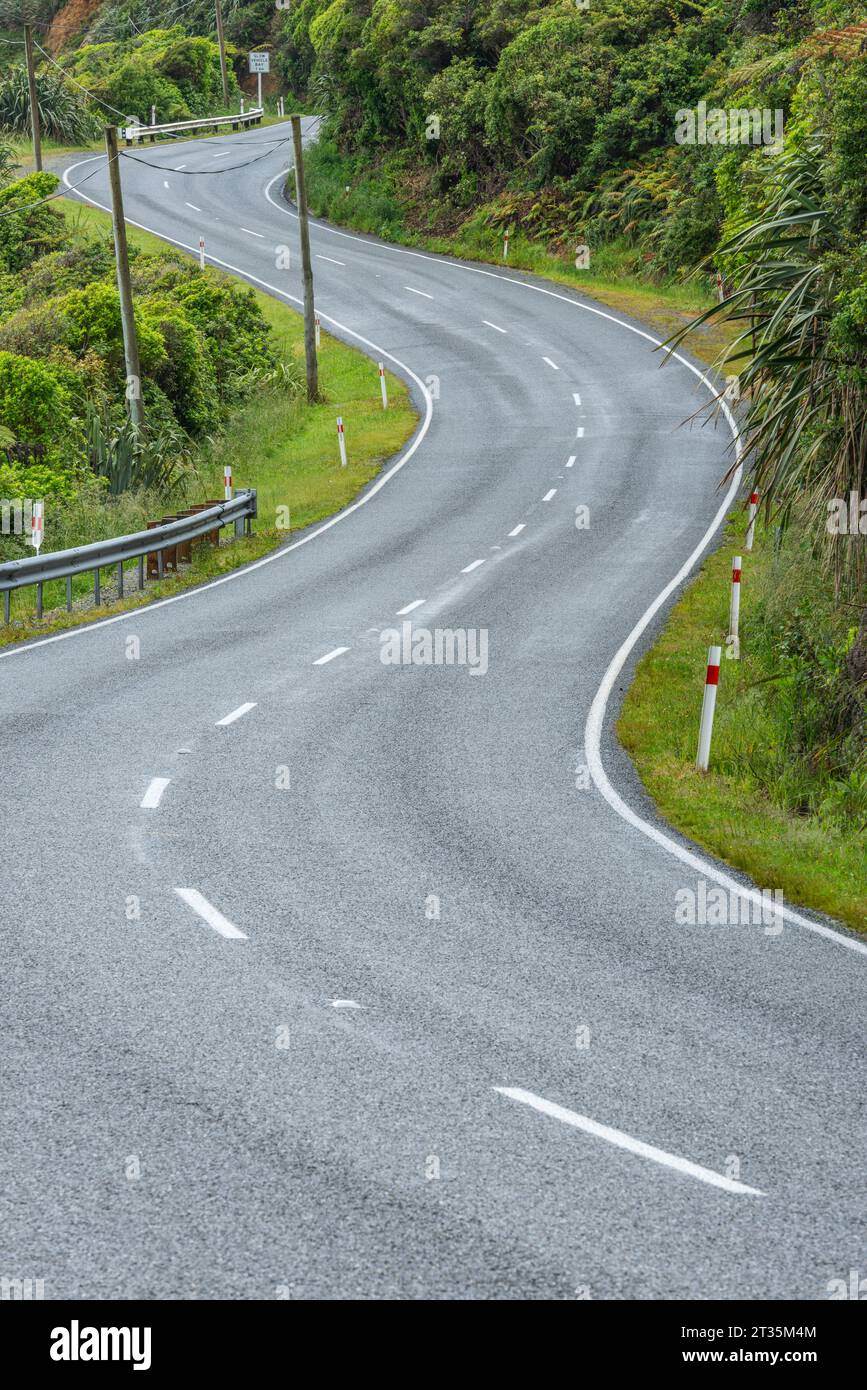 Nuova Zelanda, Isola del Sud nuova Zelanda, tratto vuoto della State Highway 6 Foto Stock